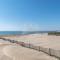 AS18069 - P3 Vue Mer exceptionnelle , sur la plage à 2 pas du Centre Ville