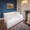 Bright spacious Edinburgh City Centre Apartment