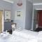 Beautiful large stylish villa centrally located in Pons