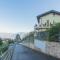 We Lake Como by Rent All Como - آرجينيو