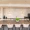 Landing at Flats at Hooper Hill - 1 Bedroom in Conroe - 孔洛
