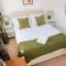 Kings Reach Slough nr Legoland and Ascot Stylish Homely House Sleeps Eight - Langley Marish