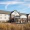 Holiday Inn Express & Suites - Green Bay East by IHG