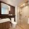 Cozy Retreat Central Box Hill the Place to Stay