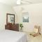 Penthouse with Loft at Seacastles, Beach and Pool 207 - Montego Bay