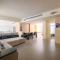 Spacious & Modern 2B2bLDK with Sauna, 3 Min Walk to Sun Yat-sen MRT - 2房2衛 客廳廚房桑拿 寬敞現代 3分步行到國父紀念館站 - Tchaj-pej