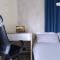 Spacious & Modern 2B2bLDK with Sauna, 3 Min Walk to Sun Yat-sen MRT - 2房2衛 客廳廚房桑拿 寬敞現代 3分步行到國父紀念館站 - Tchaj-pej