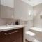 Downtown 1BR w Burj Khalifa View