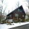 HARUNA LODGE Private log house with starry sky from the skylight, fireplace, and spacious deck BBQ