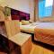 LIVE-INN PRAGUE 2 BDR FAMILY SUITE FOR 1-8 GUESTS, 20 Mins to center, Lift, Gym, Reception, Parking, Roof Terrace, Game & Party - Prag