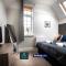 2 Bedroom Apartments By Smart Apartments Short Lets & Serviced Accommodation Apartment Southampton With Free WiFi