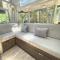 Large Home and 2 Airstream Glampers & Spa Midway to Tybee Beach & Downtown Savannah with Fast WiFi and More! - سافانا