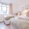 High Trees Place - 2 Bed Ground Floor Flat with free Parking - Whetstone