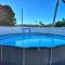 Canal Retreat with Easy Cape Access with Seasonal Pool - بورن