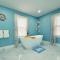 Canal Retreat with Easy Cape Access with Seasonal Pool - بورن