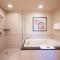 No Resort Fee Strip View Suite+ Free Valet + Pool - Las Vegas