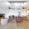 'Lady of the Lagoon' Spacious Waterfront Luxury - Darwin