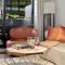 Grand Prix Luxury 2B Lakeside Apartment with CarPark, Pool & Sauna