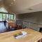 Centenary Peaks Riverview Townhouses Bright