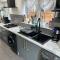 Modern 3-Bed House Contractor Stay in Kent, Medway - Rochester Strood with Parking & WiFi for Long Stays - Strood
