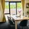 Stylish Home Away from Home - Роторуа