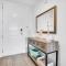 Latitude Adjustment Penthouse by Coastal Chic - برادنتون