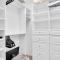 Latitude Adjustment Penthouse by Coastal Chic - برادنتون