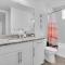 Latitude Adjustment Penthouse by Coastal Chic - برادنتون