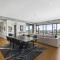 Spacious Luxe 2Bd with Harbour Views and Parking - Auckland