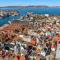 Dinbnb Homes I 200m to Bryggen I Make Memories with Friends and Family!