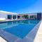 Blue Hill Boutique Villa by Junto ao Mar