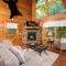 Cute 1 bedroom sleeps 6 with hot tub, pool table, located in between Gatlinburg and Pigeon Forge! - Sevierville