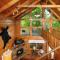 Cute 1 bedroom sleeps 6 with hot tub, pool table, located in between Gatlinburg and Pigeon Forge! - Sevierville