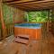 Cute 1 bedroom sleeps 6 with hot tub, pool table, located in between Gatlinburg and Pigeon Forge! - Sevierville