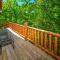 Cute 1 bedroom sleeps 6 with hot tub, pool table, located in between Gatlinburg and Pigeon Forge! - Sevierville