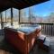 STUNNING cabin with a MOUNTAIN VIEW, hot tub, and dog friendly! - 赛维尔维尔