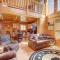 Pool table, hot tub, 2 bedroom in great location! - 赛维尔维尔