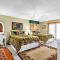 BearHavencabinfun 3 story Log Cabin Mountain View,Hot Tub, sleeps 10 - ماجي فالي