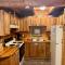 Romantic pet friendly cabin for 2- hot tub! - Сев'єрвілл