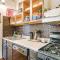 College Station Getaway with Hot Tub and Courtyard! - 大学城