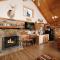 Cozy PET FRIENDLY log cabin in Pigeon Forge! - Sevierville