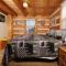 Cozy PET FRIENDLY log cabin in Pigeon Forge! - Sevierville