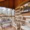 Adorable 2BR log cabin with hot tub and foosball! - 赛维尔维尔