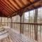 Adorable 2BR log cabin with hot tub and foosball! - 赛维尔维尔