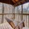 Adorable 2BR log cabin with hot tub and foosball! - 赛维尔维尔