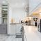 Stylish 1BR Fulham Flat with Private Patio - 伦敦