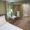 Exceptionally Close to the Falls Amazing Location & Complimentary Breakfast Delivered Daily to the Rental