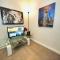 Relaxing Hollywood Condo with Pool & Balcony - 洛杉矶