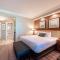 No Resort Fee Strip View Suite + Free Valet + Pool - Las Vegas