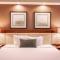 No Resort Fee Strip View Suite + Free Valet + Pool - Las Vegas